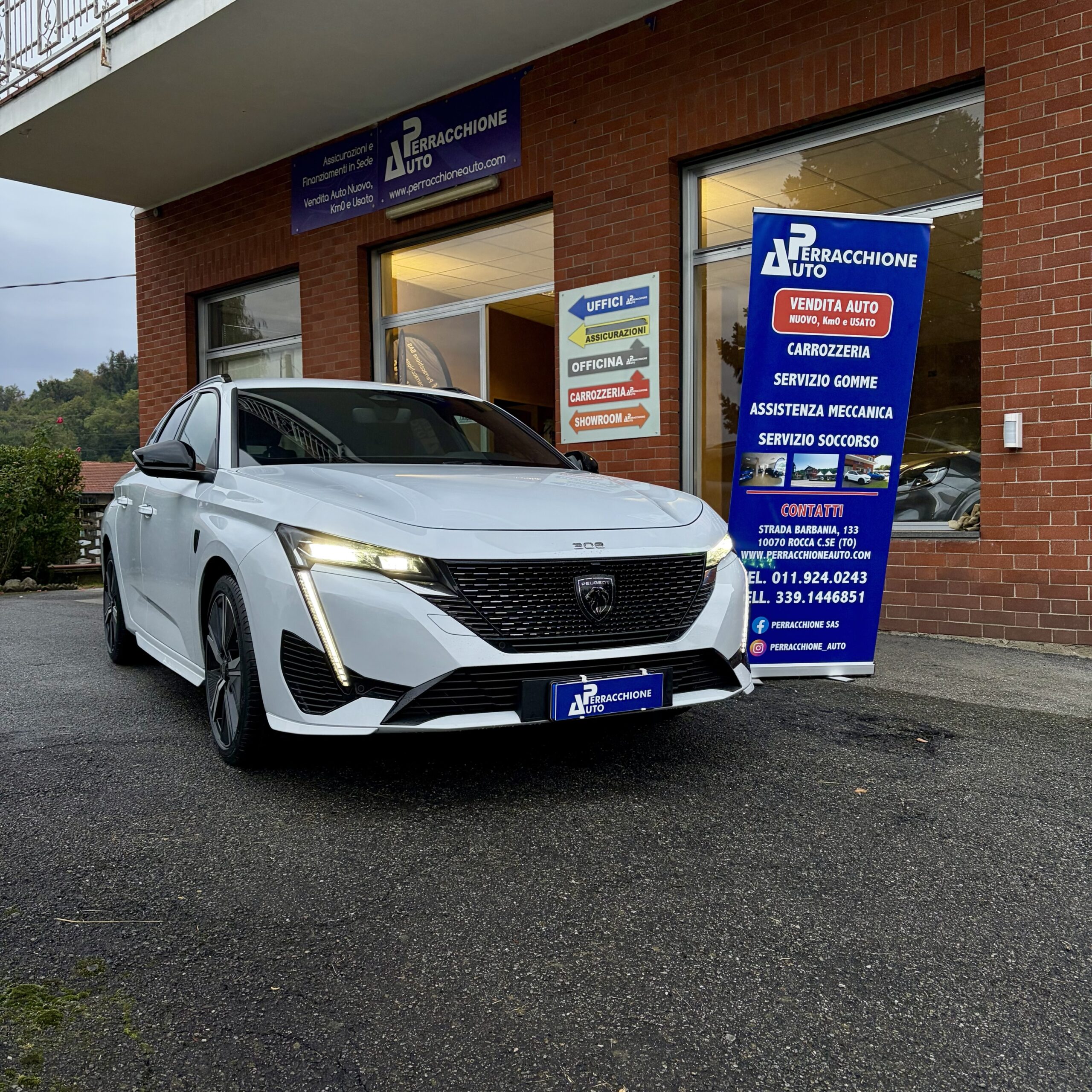 PEUGEOT 308 SW 1.2 HYBRID GT - immagine 2