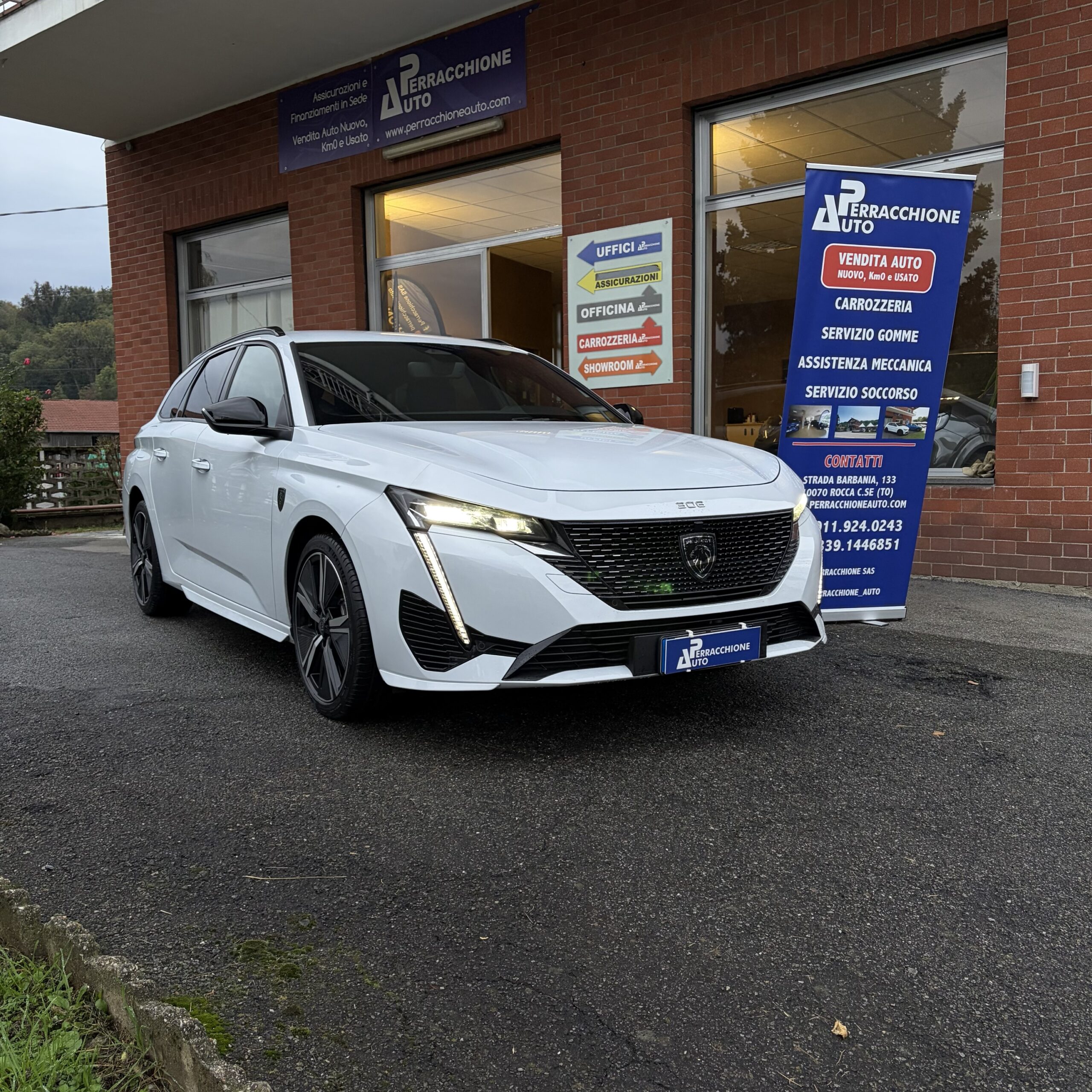 PEUGEOT 308 SW 1.2 HYBRID GT - immagine 3