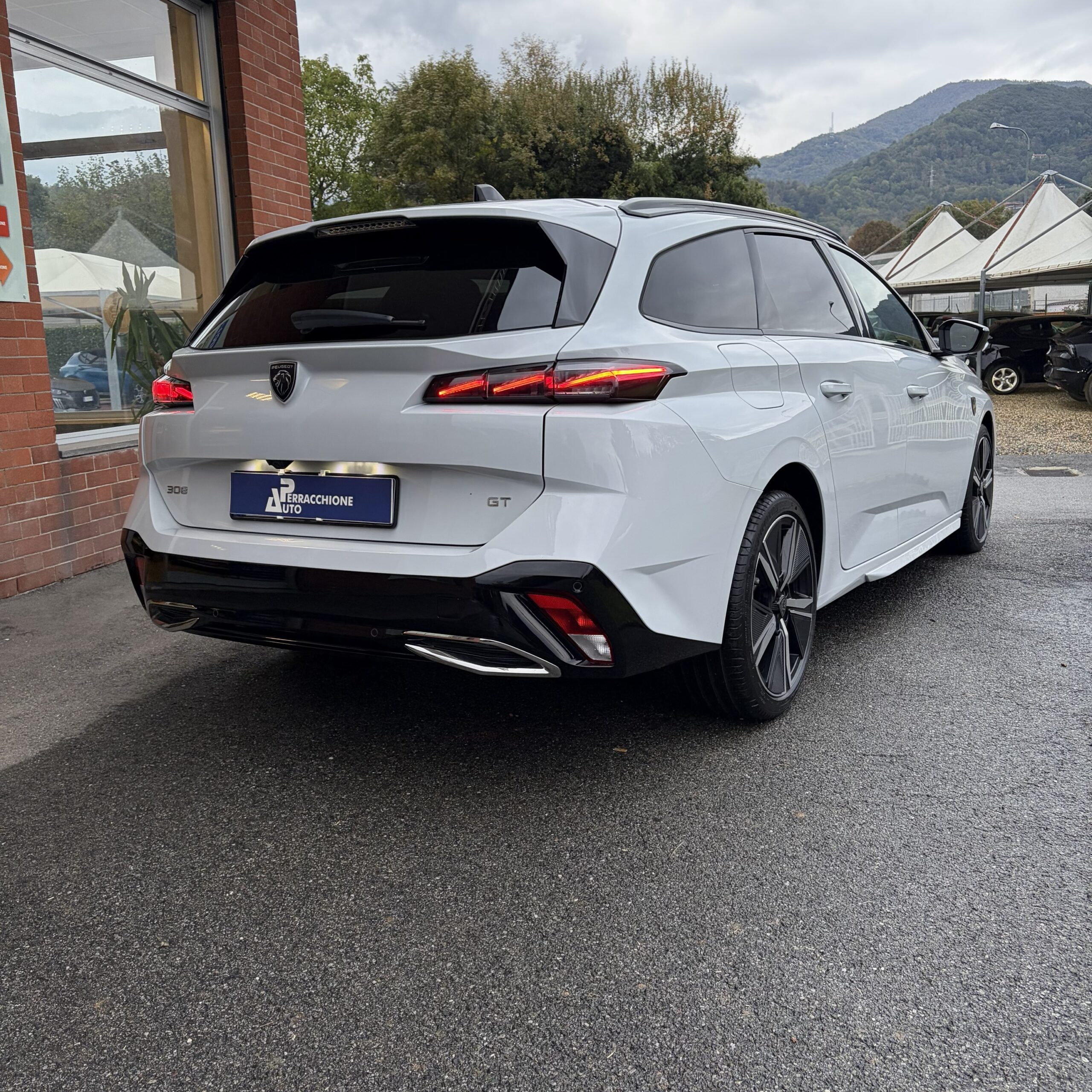 PEUGEOT 308 SW 1.2 HYBRID GT - immagine 8