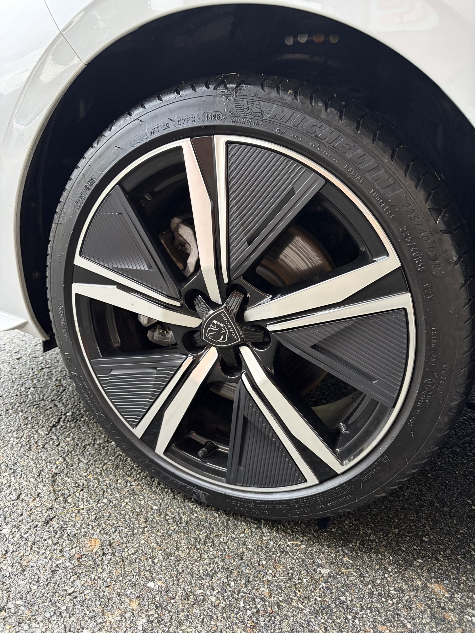 PEUGEOT 308 SW 1.2 HYBRID GT - immagine 20