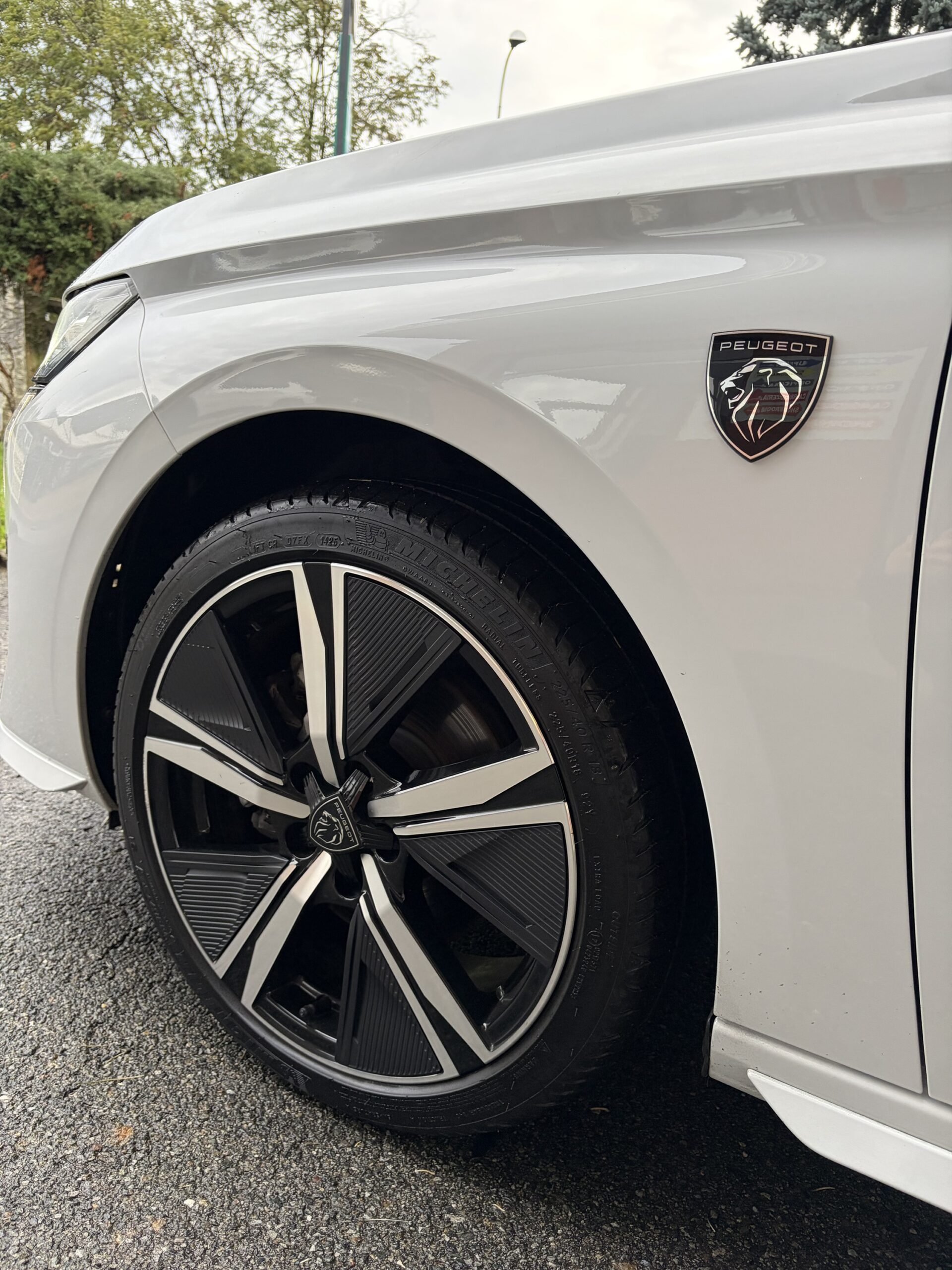 PEUGEOT 308 SW 1.2 HYBRID GT - immagine 21